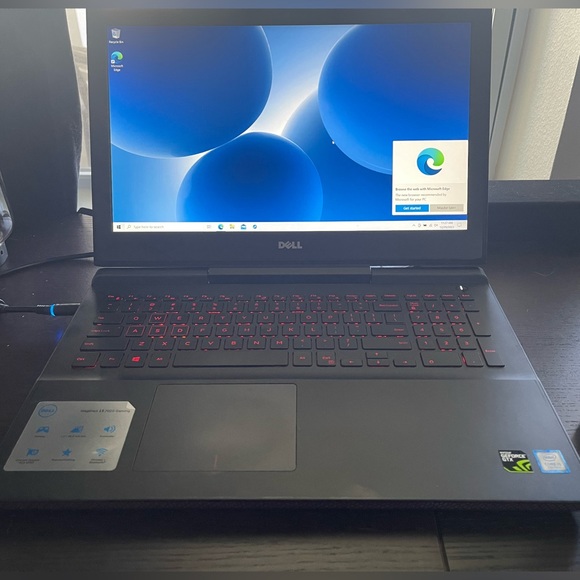 Dell Inspiron 15 7000 Gaming Laptop - Picture 3 of 8